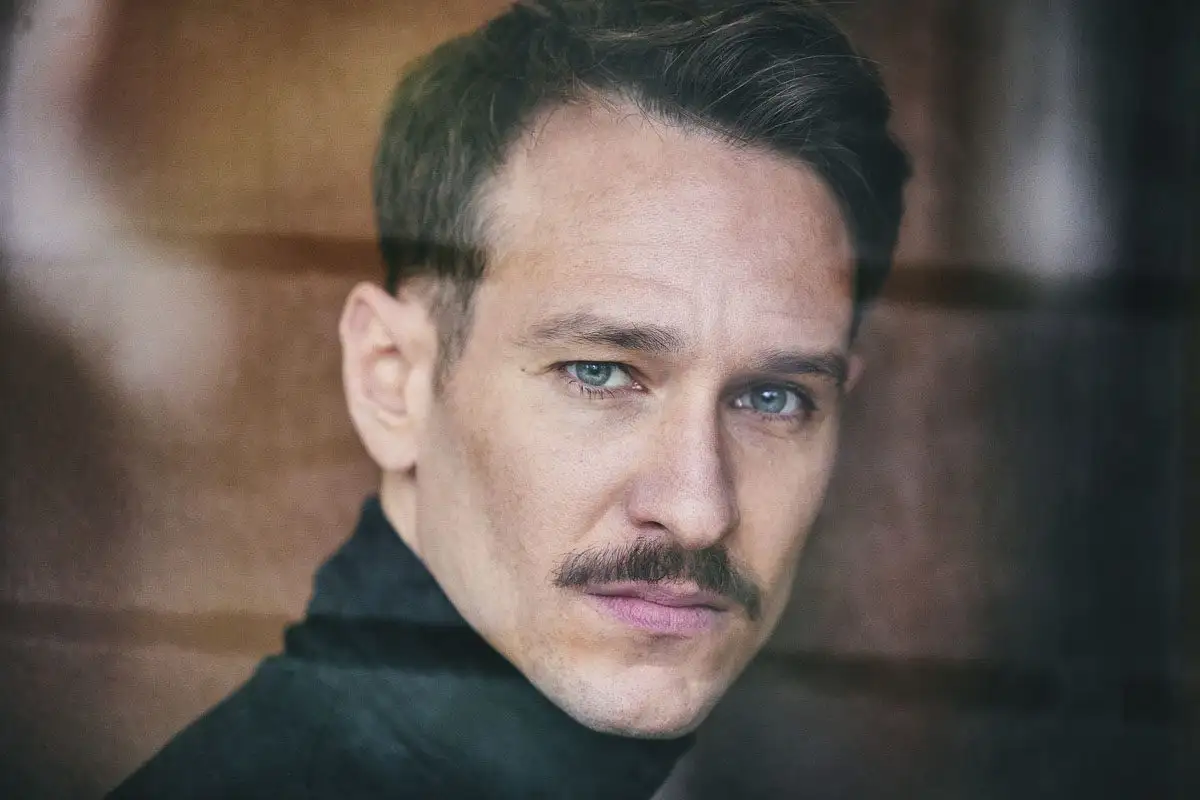 Vladimir-Burlakov_fotograf Nils-Schwarz_need agency berlin agentur